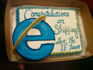 L'équipe de IE envoi un gâteau aux dev de Firefox Microsoft Mozilla