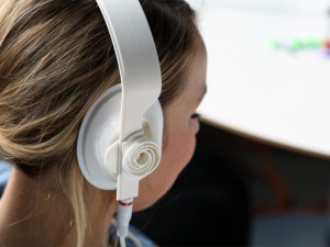 casque audio imprimé avec une imprimante 3d écouteur fille blanc