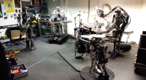 Le premier groupe de musique composé de robots