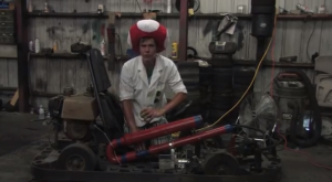 Un scéance de Mario Kart plus vraie que vraie garage mecanicien